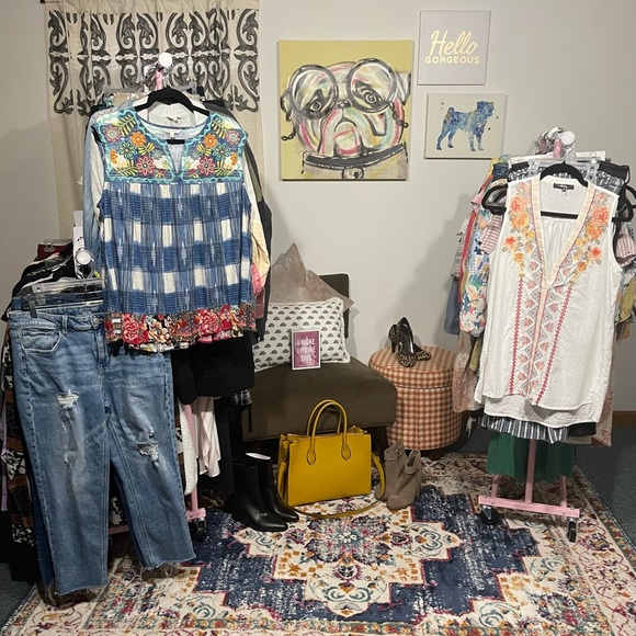 ☮️✅LIKE THIS LISTING TO KNOW IM LIVE☮️✅                      🎉🎉LETS PARTY🎉🎉 - Picture 4 of 6